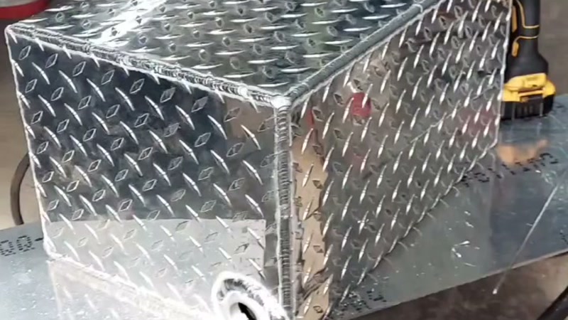 Truck toolbox installation