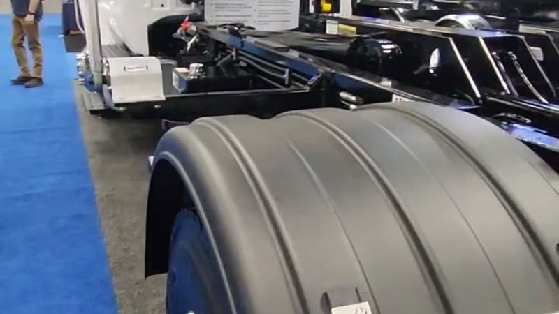 Hook lift truck equipment